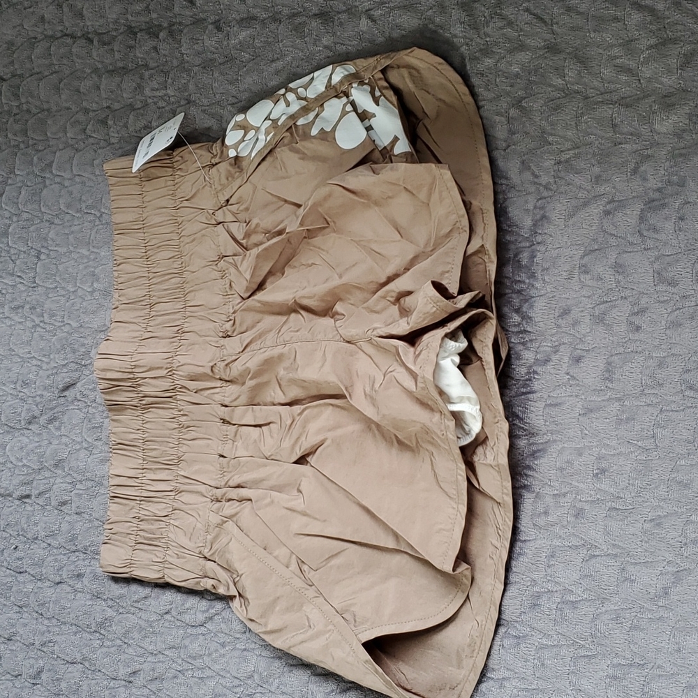 FREE PEOPLE SHORTS - Picture 2 of 10